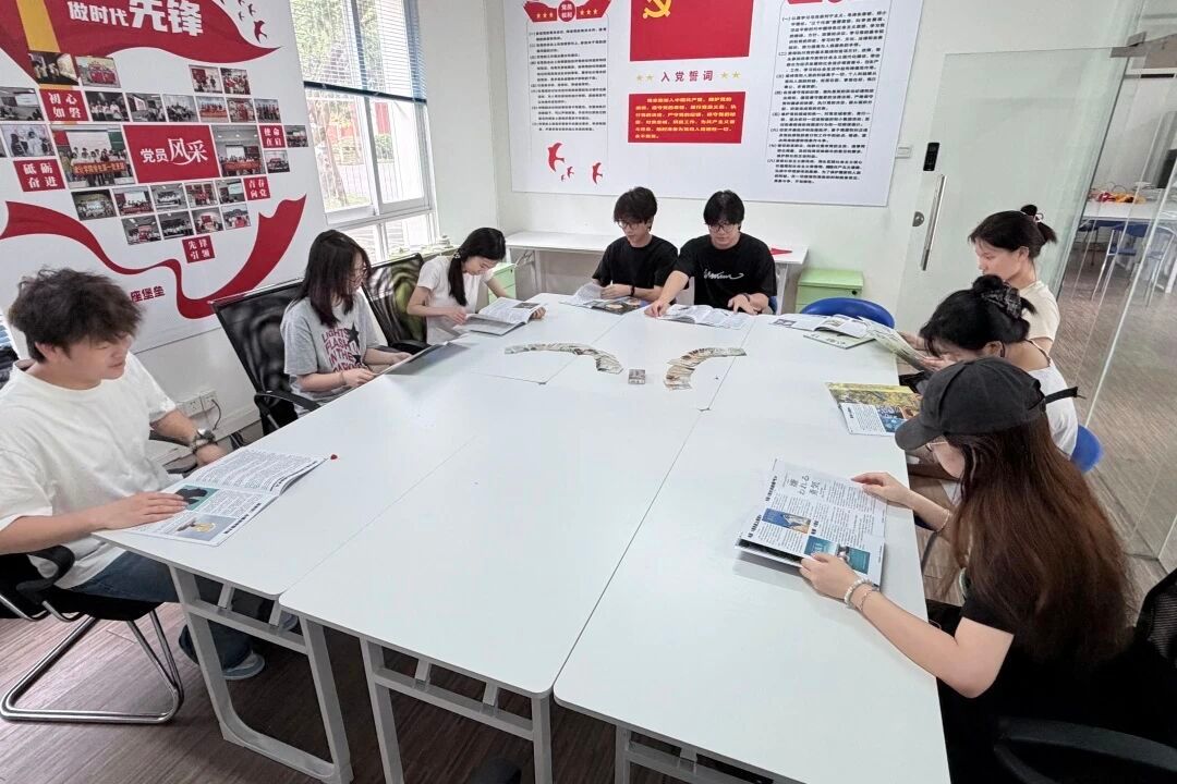 设计学院学生第二党支部五月主题党日活动顺利举行 组织文化艺术交流活动